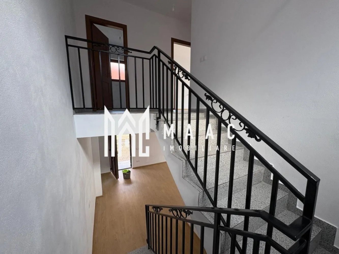 Duplex 3 camere I 2 bai I Balcon I Parcare I Zona Turnisor