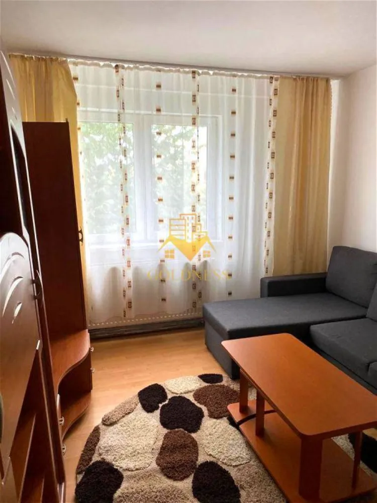 2 camere, Manastur, Zona Primaverii, Panemar, Bucium, Profi - GOLDNESS Imobiliare vă propune spre închiriere un apartament cu 2 camere semidecomandate mobilat și utilat, la etajul 4 într-un imobil de 4 etaje, în cartierul Manastur Apartamentul este compartimentat astfel: - dormitor cu pat matrimonial, dulap - living (camera de trecere) cu o canapea extensibilă -bucatarie complet utilata, loc de servit masa - baie cu cada, calorifer port prosop inox. Imobilul este dotat cu toate cele necesare- centrală proprie, mașină de spălat haine, frigider, plită electrică, hotă, etc. Se află în apropierea stațiilor de transport în comun, magazine, restaurante, spații verzi, farmacii, etc. Dacă sunteți interesați de acest apartament și doriți să îl vizionați, dar și pentru alte oferte sau detalii nu ezitați să ne contactați telefonic sau prin e-mail. Vă stăm la dispoziție! Pentru intermediere se percepe un comision de 50% din prețul chiriei! }}