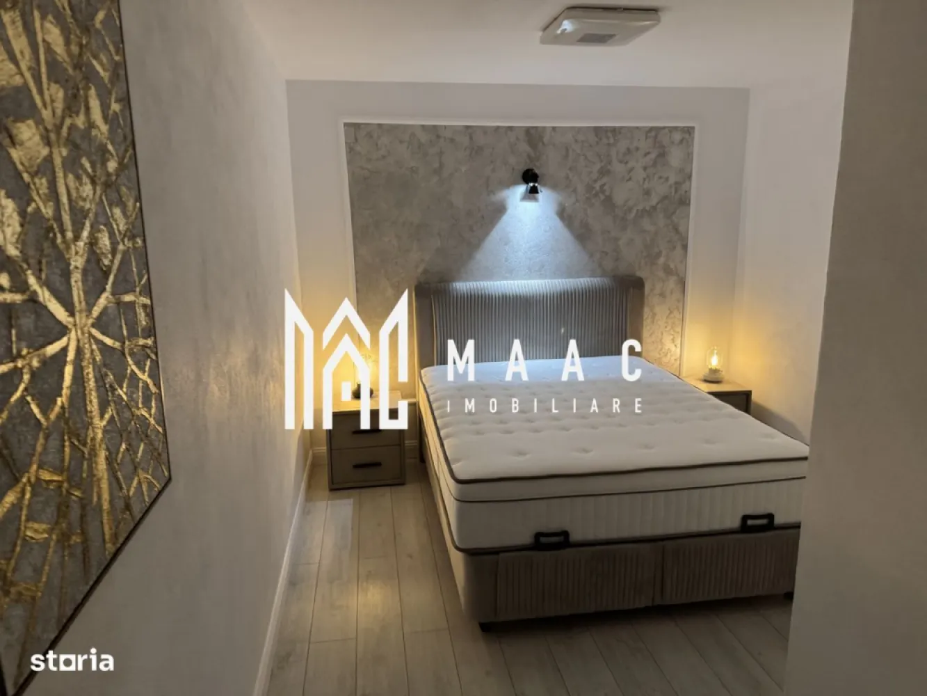 Casă 2 camere-curte și terasă | Zona Parcul Sub Arini - MAAC Imobiliare vă propune spre închiriere o proprietate cochetă, recent renovată și mobilată complet, ideală pentru 1–2 persoane. Casa este situată într-una dintre cele mai frumoase și verzi zone ale orașului – Parcul Sub Arini, oferind liniște și confort la doar câteva minute de centrul Sibiului. Detalii proprietate: Suprafață utilă: 55 mp Compartimentare: 2 camere – dormitor spațios, living cu zonă de dining Bucătărie complet utilată Baie modernă Dressing separat Spații exterioare: Curte privată de ~35 mp, delimitată de vegetație și arbori pentru intimitate Terasă de 15 mp dotată cu încălzitor Acces printr-o curte comună și o mini-grădină la intrare Locuință luminoasă, modern amenajată, cu un cadru confortabil și primitor Ideală pentru 1–2 persoane (fără animale de companie) Locație excelentă – aproape de parc, zone de recreere, mijloace de transport și centrul orașului 📞 Contactează echipa MAAC Imobiliare pentru mai multe detalii sau pentru a programa o vizionare, menționează CP2949038! }}