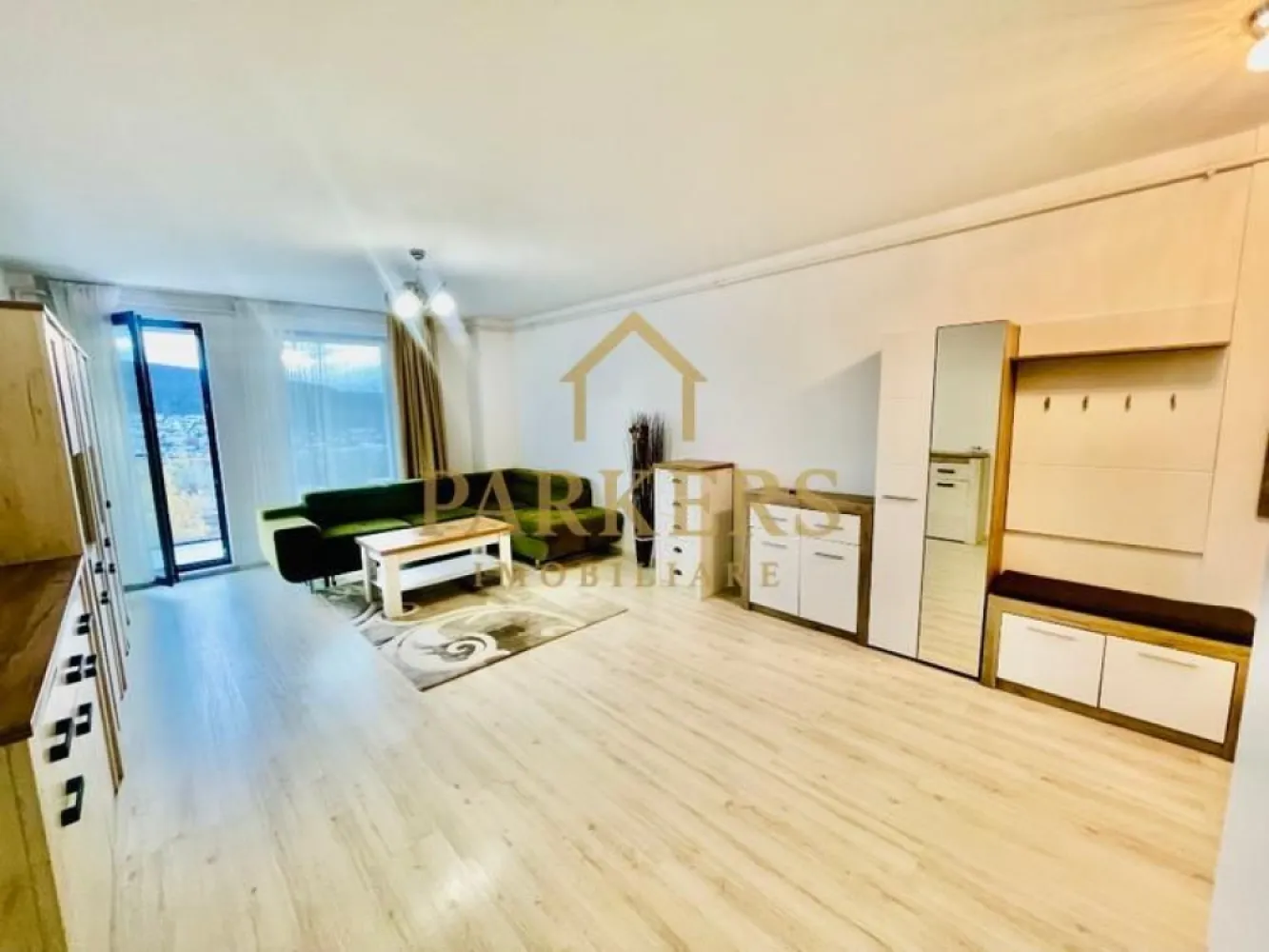 Aartament 3 camere zona Zorilor de închiriat în Cluj - Închiriez apartament finisat complet mobilat și utilat zona Zorilor loc parcare inclus la subteran . Apartamentul are o suprafață de 75 mp +balcon 11 mp e compus din : Living Bucătărie 2Dormitoare Baie 2Holuri Balcon }}