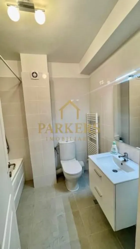 Apartament 2 camere Buna Ziua de închiriat - Închiriem apartament de lux ,2 camere situat in ansamblul residential Bella Vista din Buna Ziua, construit în 2019. Apartamentul modern amenajat este situat la etajul 1, suprafata utila de 62mp, compus din living spatios cu bucatarie open space si sufragerie,ambele având ieșire pe balcon ,dormitor cu ieșire pe balcon , baie, 2 holuri si un balcon de 4 mp ,apartam avand o orientare estica. Apartamentul este dotat cu termopane de calitate, centrala proprie, este finisat, mobilat si utilat complet cu finisaje și aparaturi de ultimă generație . Blocul dispune de lift, parcari subterane, spatiu verde, spatiu de joaca si teresa comuna panoramica la ultimul etaj de 160 mp. Ansamblul Bella Vista se situeaza in apropierea multor puncte comerciale (LIDL, BT, Home Garden, Mega Image, Leroy etc.) și stațiile de autobuz (50 m) }}