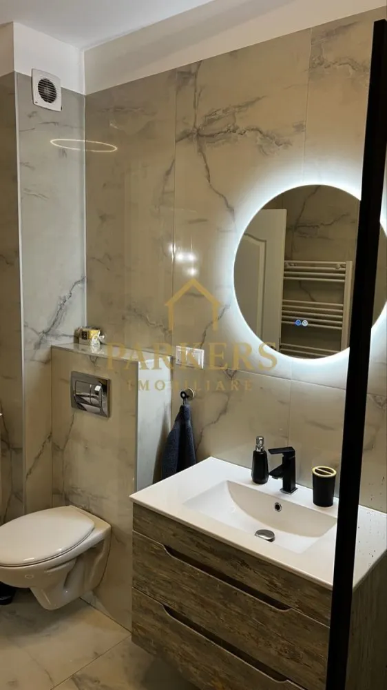 Apartament 2 camere zona VIVO de inchiriat - Închiriez apartament două camere compus din dormitor, living și bucătărie. Prima închiriere, recent renovat. Încălzire în pardoseală, costuri mici de întreținere, centrală proprie. Deține toate electrocasnicele necesare. Aproape de stația de bus, magazine, sala de sport. 10 minute de mers pe jos până la Vivo. Suprafața utilă- 51,3 mp }}