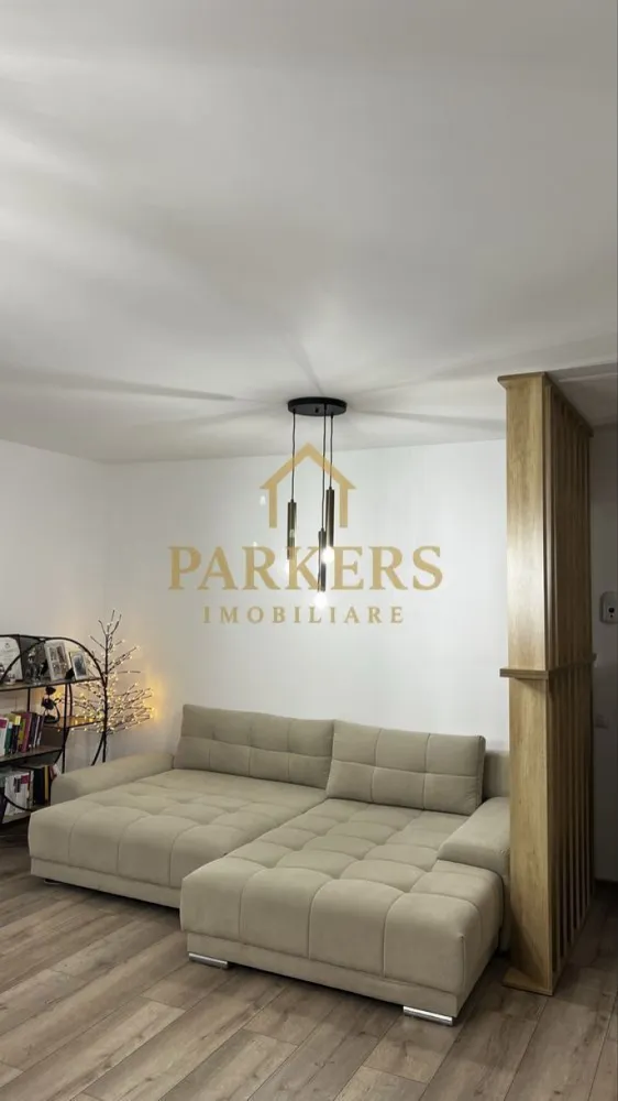 Apartament 2 camere zona VIVO de inchiriat - Închiriez apartament două camere compus din dormitor, living și bucătărie. Prima închiriere, recent renovat. Încălzire în pardoseală, costuri mici de întreținere, centrală proprie. Deține toate electrocasnicele necesare. Aproape de stația de bus, magazine, sala de sport. 10 minute de mers pe jos până la Vivo. Suprafața utilă- 51,3 mp }}