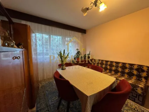 Apartament 3 camere semidecomandat de vanzare zona Manastur