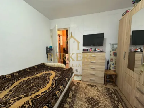 Apartament 3 camere semidecomandat de vanzare zona Manastur