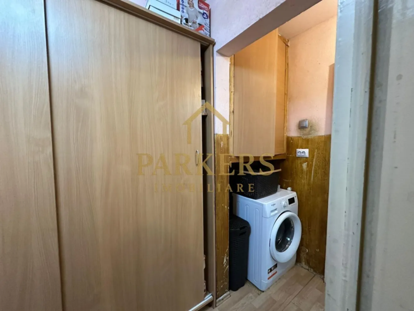 Apartament 3 camere semidecomandat de vanzare zona Manastur