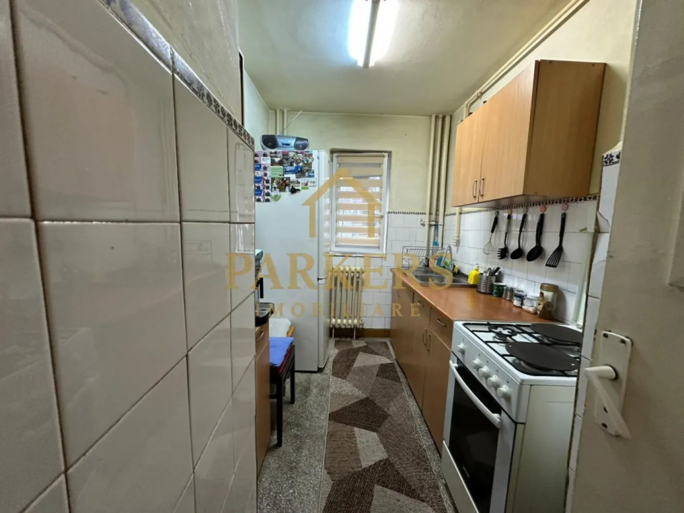 Apartament 3 camere semidecomandat de vanzare zona Manastur