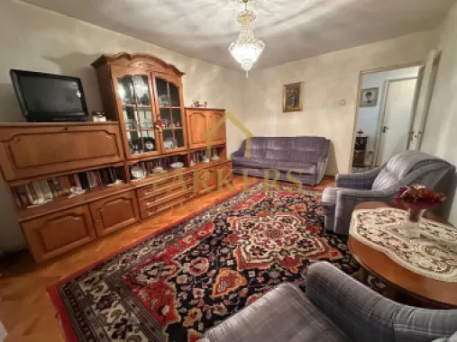 Apartament decomandat 3 camere etaj intermediar zona Manastur Cluj