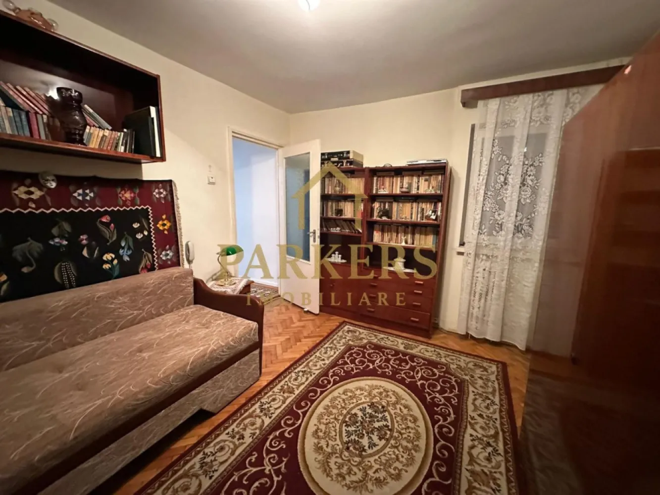 Apartament decomandat 3 camere etaj intermediar zona Manastur Cluj