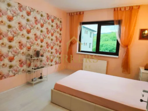 Apartament 2 camere decomandat 53mp de vanzare in Floresti