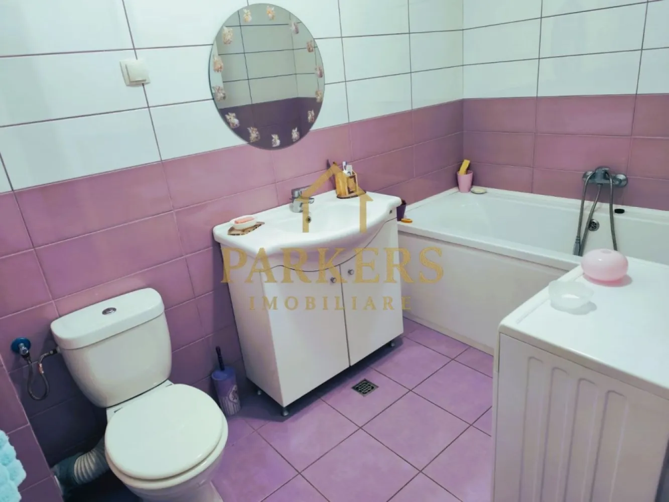 Apartament 2 camere decomandat 53mp de vanzare in Floresti