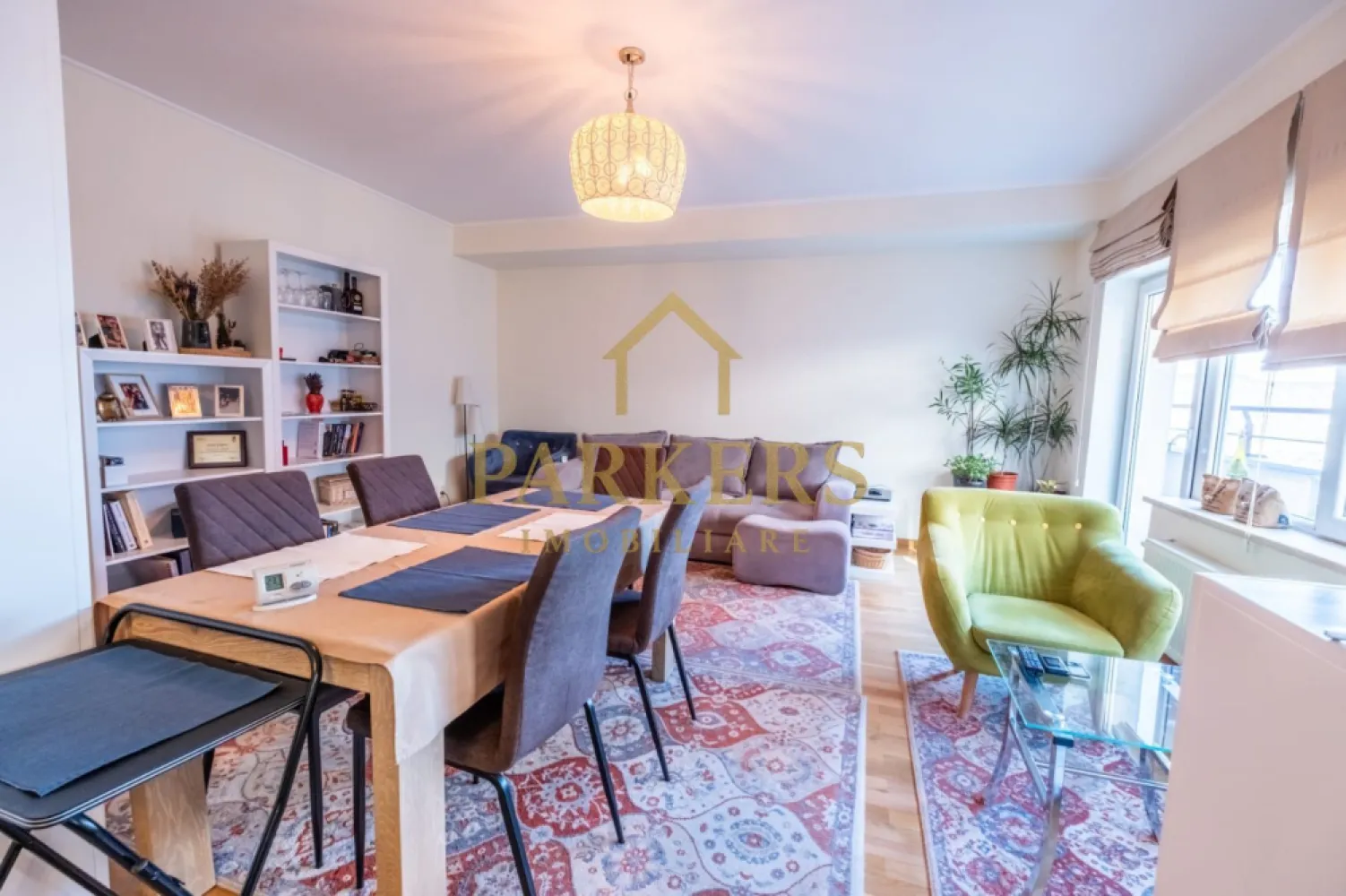 Apartament 2 camere cu terasa de 50mp si Garaj de vanzare zona VIVO