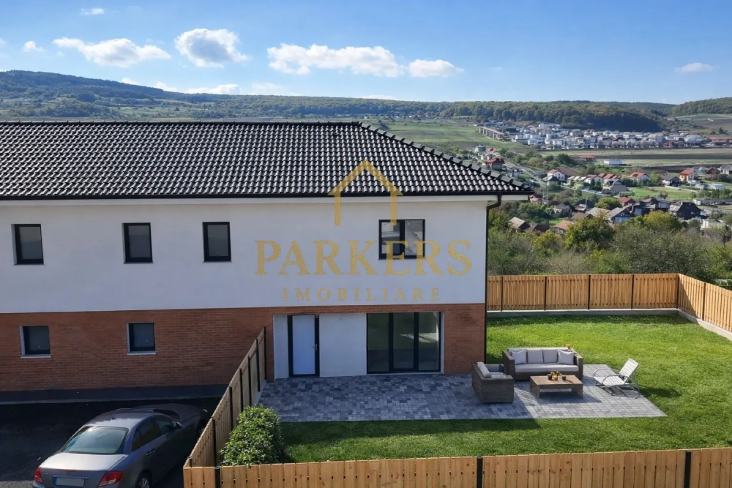 Vând Casa tip Duplex - !!️Ultimele 2 unitati!!! Duplex 4 camere de vanzare #gaz #apa #curent #canalizare #incalzirepardoseala P+E #2parcari CHINTENI, la 8 km de Auchan Iris Teren 332mp 119 mp utili ,curte 240 mp P+E -parter:living+zona de dining, bucatarie separata+camara(cu geam), spatiu depozitare, baie(cu geam), casa scarii, terasa -etaj: dormitor matrimonial cu baie proprie(cu geam), dormitor cu dressing generos, dormitor, baie si balcon Exterior finisat.curte pavata. Parcare proprie. Pt informatii suplimentare puteti sa ma contactati la telefon sau pe whatsapp la nr 07******33 }}