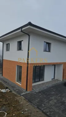 Vând Casa tip Duplex