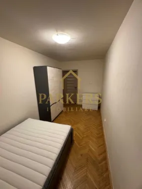 Inchiriez 3 camere decomandate,GRUIA ,langa stadion CFR, cu parcare