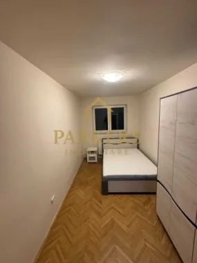 Inchiriez 3 camere decomandate,GRUIA ,langa stadion CFR, cu parcare