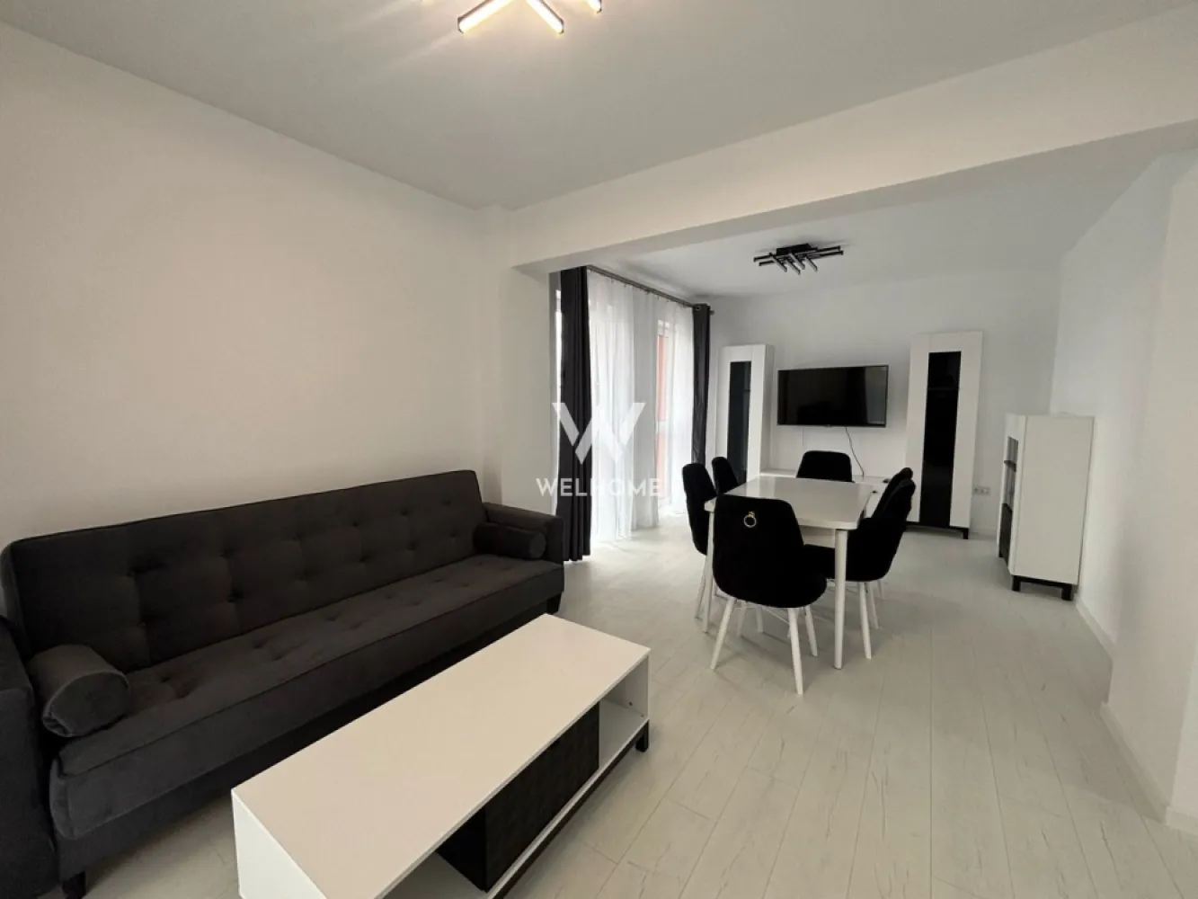 Alege sa inchiriezi un apartament de LUX ! - Apartament 2 camere NOU amenajat modern - Doamna Stanca - Suprafata utila: circa 60 mp + terasa generoasa pozitionata pe soare - Apartamentul se alfa la etajul 2 si vine cu 2 locuri de parcare. - Compartimentare: - hol de acces cu dressing pentru vizitatori - bucatarie separata - dotata cu electrocasnice: espressor, masina de spalat etc. - living cu zona de luat masa - dormitor cu dressing - baie spatioasa Accesul in terasa se face atat din bucatarie, cat si din living - Situat intr-o zona unde ai totul la doi pasi distanta: supermarket, shopping city, statii de autobuz, farmacii. - Imobilul se preda exact asa cum se observa, fiind aflat la prima inchiriere. Alege sa fii tu primul chirias! Contacteaza-ma: 0747639802 Chirie lunara: 500 Euro + se percep 2 garantii. Comision client: 50% din prima chirie }}