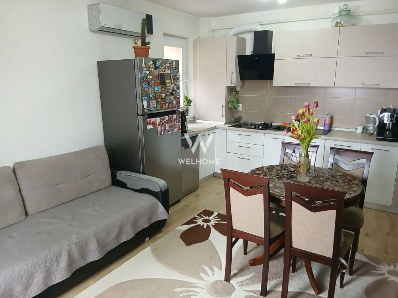 Apartament 3 camere, Magnolia - De vânzare apartament 3 camere, aproximativ 48mp utili. Apartamentul este situat la parter, în zona Magnolia. Locuința este compartimentată eficient oferind un spațiu practic,potrivit atât pentru locuire cât și pentru investiții. Compartimentare: - 2 dormitoare, -1 baie, - living open spate cu bucătărie - hol. Zonă liniștită, cu acces rapid către magazine și transport în comun. Preț : 98.000 euro Detalii și vizionări: 0743030351 }}