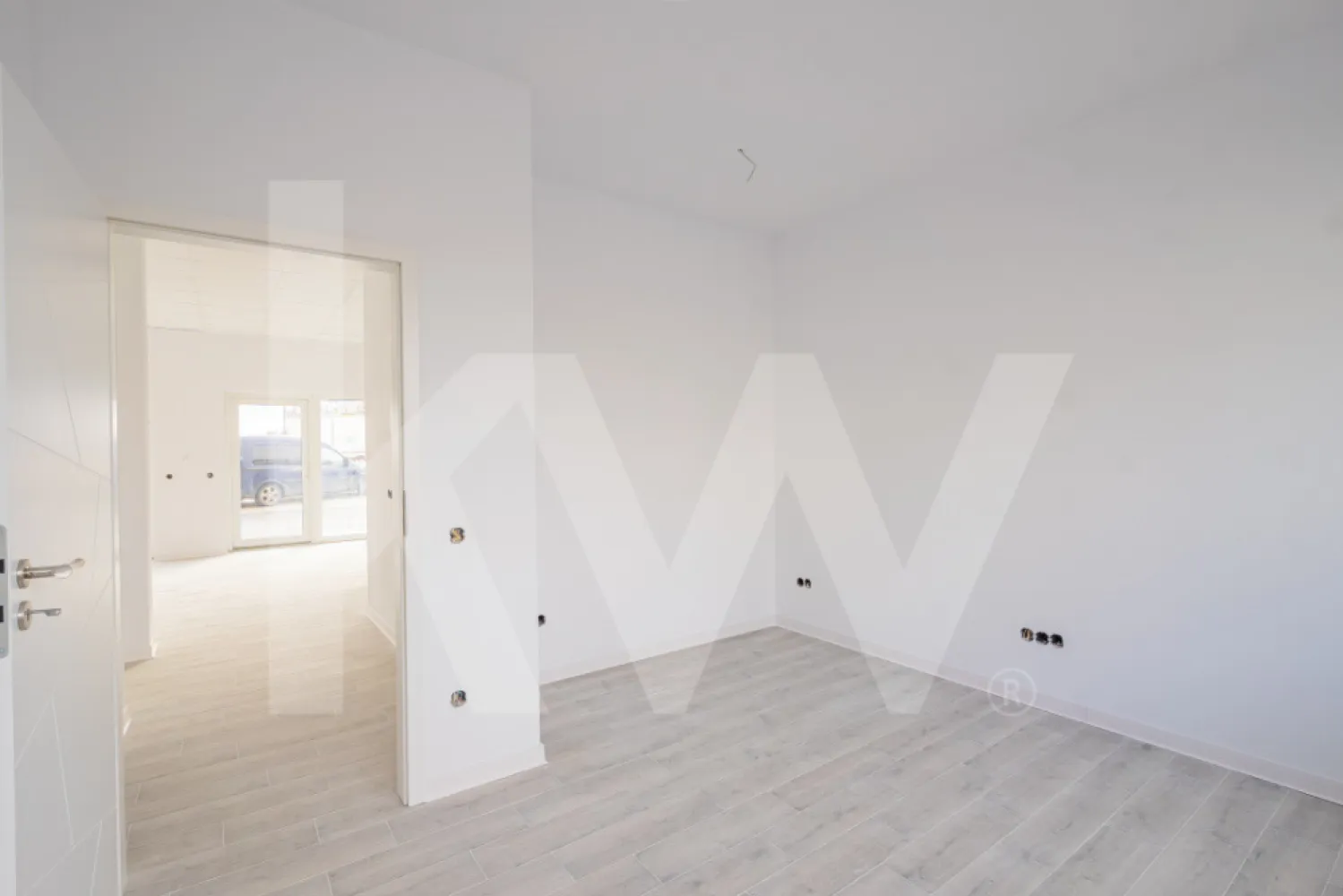 Spațiu comercial, finisat, vitrina, parcare – Doamna Stanca–Dedeman, disponibil acum