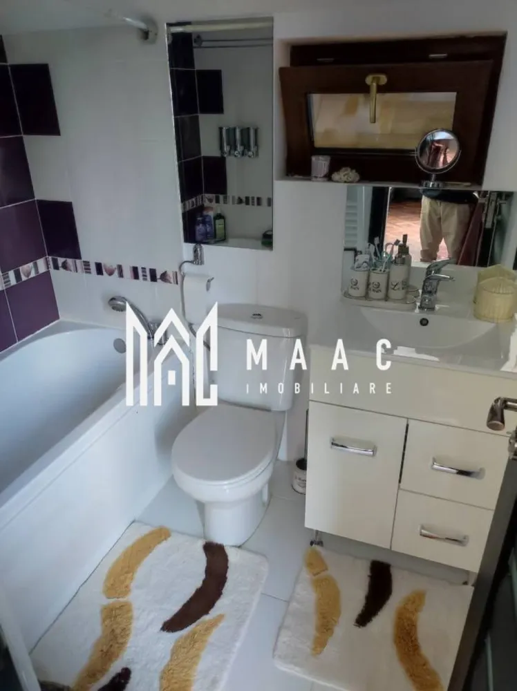 Casa de vanzare Budesti | Golesti| 380mp - MAAC Imobiliare vă propune spre vânzare o casă cochetă și bine construită, situată între Budești și Golești, la doar 7 km de Râmnicu Vâlcea, într-o zonă liniștită, cu priveliște frumoasă spre pădure. Proprietatea este ideală pentru cei care își doresc confort, intimitate și acces rapid către oraș, fiind amplasată pe un teren de 380 mp, cu deschidere stradală de 13 ml și gard din fier forjat plin, ce oferă siguranță și un aspect elegant. Construită în anul 2014, casa este dispusă pe parter și mansardă locuibilă, fiind realizată cu materiale de calitate superioară, pentru uz propriu, nu pentru vânzare – un detaliu care face diferența în ceea ce privește durabilitatea și atenția la execuție. 🔹 Compartimentare: Parter: ✔ Living primitor ✔ Bucătărie cu ieșire directă în grădină ✔ Baie ✔ Cameră tehnică ✔ Scară interioară ✔ Beci ✔ Magazie foarte spațioasă Mansardă: ✔ 2 dormitoare ✔ Dormitor matrimonial cu baie proprie și balcon generos ✔ Al doilea dormitor cu terasă foarte spațioasă 🔹 Detalii tehnice: ✔ Construcție din cărămidă ✔ Izolație exterioară cu polistiren ✔ Geamuri tripan ✔ Instalație pe cupru ✔ Centrală termică pe lemne ✔ Posibilitate montare rezervor GPL pentru centrală pe gaz (la cerere) 🔹 Utilități: ✔ Apă de la rețea + fântână proprie ✔ Curent electric ✔ Canalizare Această proprietate este ușor de întreținut și reprezintă alegerea ideală pentru o familie care își dorește liniște, aer curat și o locuință solidă, aproape de oraș. Pentru mai multe informații și programarea unei vizionări, echipa MAAC Imobiliare vă stă la dispoziție! CP2947191 }}