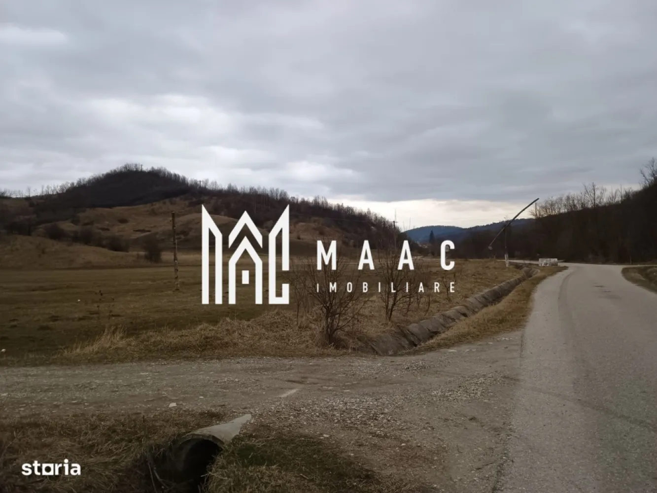 Teren intravilan Ocnele Mari | 2500mp | - MAAC Imobiliare, vă propune spre vanzare un teren intravilan plat, cu potențial excelent de dezvoltare, situat într-o zonă liniștită, cu peisaj deschis către dealuri și acces facil către oraș, la doar 12 km de Râmnicu Vâlcea, pe drumul Ocnele Mari – Ocnița (DN67). Localizare avantajoasă: 12 km de Râmnicu Vâlcea 4 km până la ștrand Ocnița Acces direct din DN67 Zonă aerisită, liniștită, ideală pentru rezidențial Caracteristici teren: Suprafață: 2.500 mp Teren complet plat – ideal pentru construcție, Deschidere 25 ml Lungime 100 ml Posibilitate realizare drum nou pe lateral (100 m) – perfect pentru parcelare sau dezvoltare integrată Propunere dezvoltare urbanistică: Terenul este potrivit pentru introducere în PUG în vederea dezvoltării unui cartier rezidențial mixt, cu: Lărgire și modernizare drumuri Introducere utilități Regim de înălțime P+2 Locuințe individuale, duplexuri sau mici imobile colective Datorită suprafeței generoase, deschiderii bune și faptului că este teren plat, proprietatea permite o parcelare eficientă și optimizarea costurilor de construcție. 🌄 Beneficii cheie: Priveliște frumoasă către dealuri Zonă retrasă, dar cu acces rapid la oraș Teren plat – avantaj major pentru dezvoltatori Potențial investițional ridicat Pentru detalii suplimentare și vizionări, echipa MAAC Imobiliare vă stă la dispoziție. O oportunitate excelentă pentru dezvoltare rezidențială într-o zonă în plină creștere! CP2947017 }}