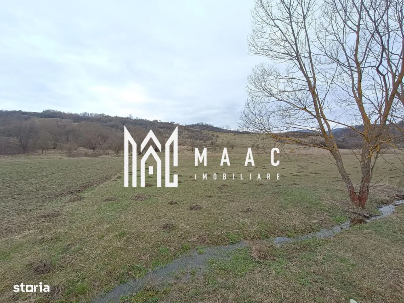 Teren intravilan Ocnele Mari | 2500mp | - MAAC Imobiliare, vă propune spre vanzare un teren intravilan plat, cu potențial excelent de dezvoltare, situat într-o zonă liniștită, cu peisaj deschis către dealuri și acces facil către oraș, la doar 12 km de Râmnicu Vâlcea, pe drumul Ocnele Mari – Ocnița (DN67). Localizare avantajoasă: 12 km de Râmnicu Vâlcea 4 km până la ștrand Ocnița Acces direct din DN67 Zonă aerisită, liniștită, ideală pentru rezidențial Caracteristici teren: Suprafață: 2.500 mp Teren complet plat – ideal pentru construcție, Deschidere 25 ml Lungime 100 ml Posibilitate realizare drum nou pe lateral (100 m) – perfect pentru parcelare sau dezvoltare integrată Propunere dezvoltare urbanistică: Terenul este potrivit pentru introducere în PUG în vederea dezvoltării unui cartier rezidențial mixt, cu: Lărgire și modernizare drumuri Introducere utilități Regim de înălțime P+2 Locuințe individuale, duplexuri sau mici imobile colective Datorită suprafeței generoase, deschiderii bune și faptului că este teren plat, proprietatea permite o parcelare eficientă și optimizarea costurilor de construcție. 🌄 Beneficii cheie: Priveliște frumoasă către dealuri Zonă retrasă, dar cu acces rapid la oraș Teren plat – avantaj major pentru dezvoltatori Potențial investițional ridicat Pentru detalii suplimentare și vizionări, echipa MAAC Imobiliare vă stă la dispoziție. O oportunitate excelentă pentru dezvoltare rezidențială într-o zonă în plină creștere! CP2947017 }}