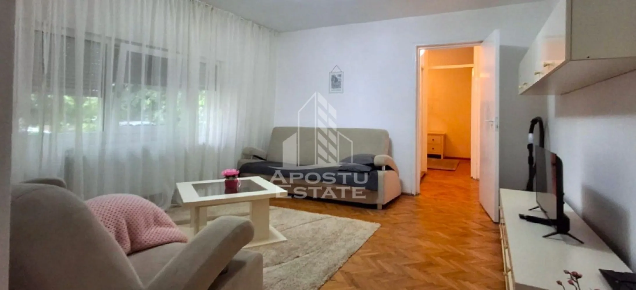 Apartament 2 camere Cal.Romanilor.Din 01.08 - Apostu Estate va propune spre inchiriere un apartament cu 2 camere semidecomandat in zona Calea Romanilor.
Apartamentul are o suprafata utila de 60 mp utili si se afla la parter.
Confortul termic se realizeaza prin centrala proprie pe gaz sistem de incalzire prin calorifere.
Compartimentare:
-hol
-bucatarie
-sufragerie
-hol
-baie
-dormitor

Vecinitati:
-institutii bancare
-supermarket
-mijloace de transport
-scoli

Apartamentul se afla intr-o zona buna cu acces facil la mijloacele de transport in comun.
Toate camerele sunt complet utilate si mobilate astfel incat veti gasi tot ce aveti nevoie pentru o viata comoda si placuta.
Pentru mai multe detalii nu ezitati sa ne contactati!
Va astept cu drag la vizionare!

 ID: CP1900078