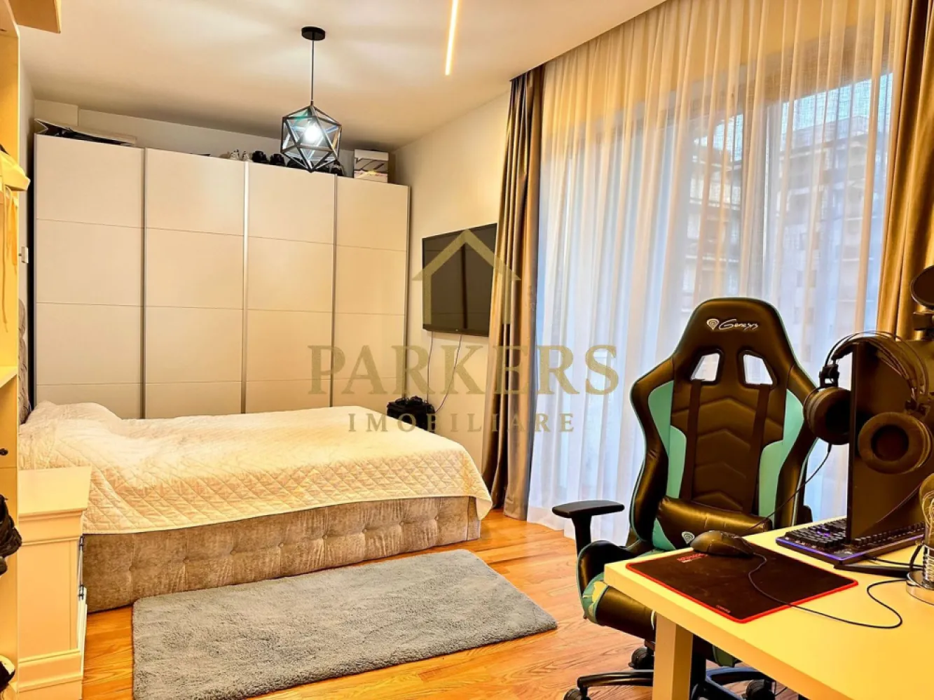 Penthouse exclusivist 180mp, terase 250mp, zona Buna Ziua