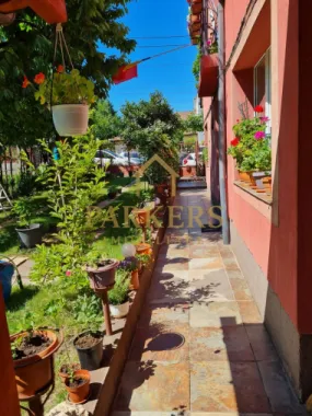 Duplex 329mp utili, teren 435mp, 10 camere, zona centrală