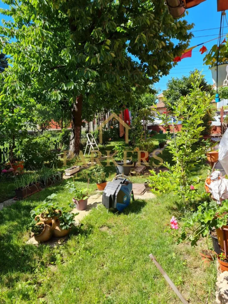 Duplex 329mp utili, teren 435mp, 10 camere, zona centrală