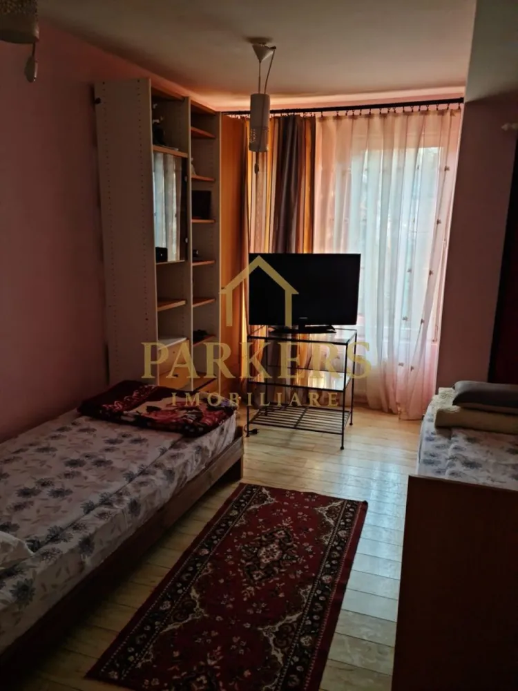 Duplex 329mp utili, teren 435mp, 10 camere, zona centrală