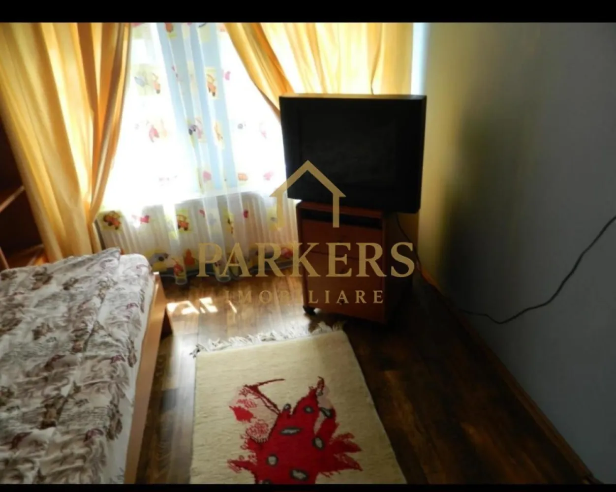 Duplex 329mp utili, teren 435mp, 10 camere, zona centrală