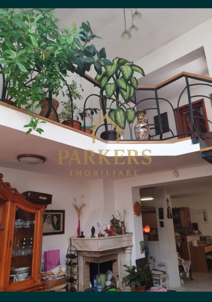 Duplex 329mp utili, teren 435mp, 10 camere, zona centrală