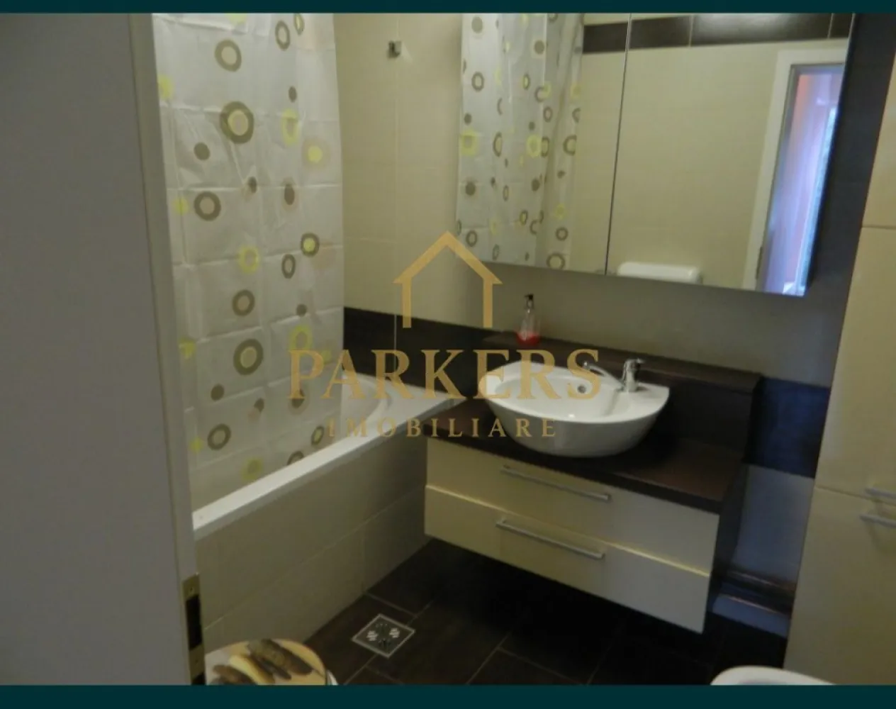 Duplex 329mp utili, teren 435mp, 10 camere, zona centrală