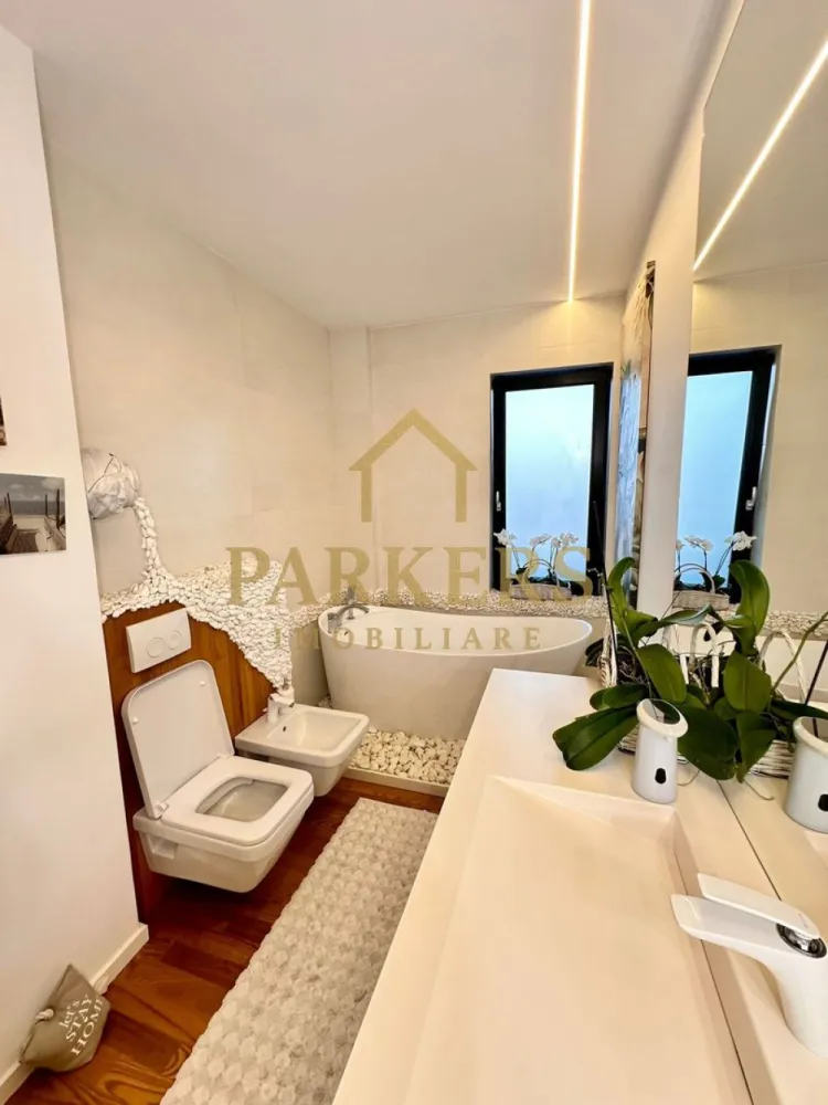 Penthouse exclusivist 180mp, terase 250mp, zona Buna Ziua