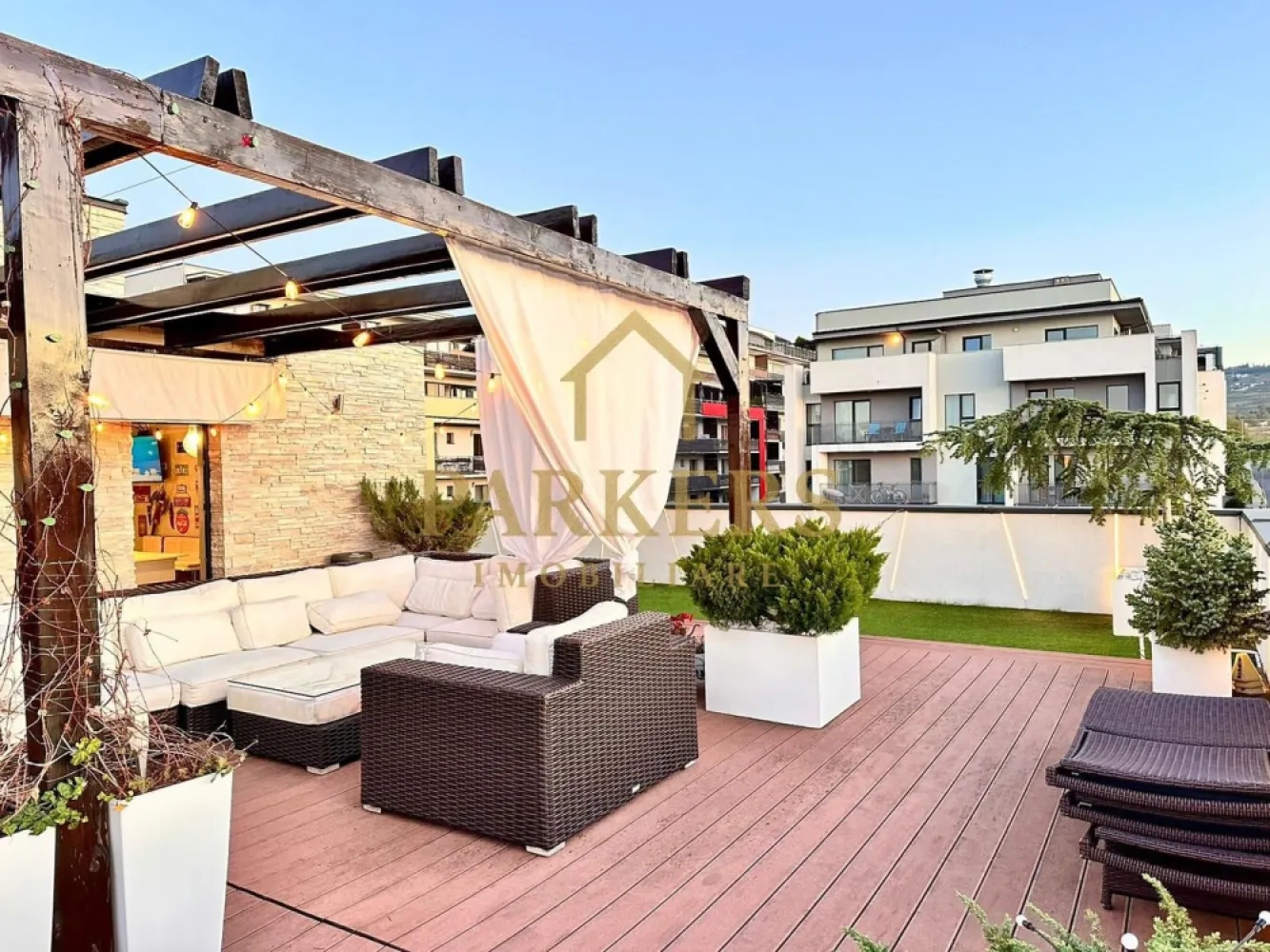 Penthouse exclusivist 180mp, terase 250mp, zona Buna Ziua