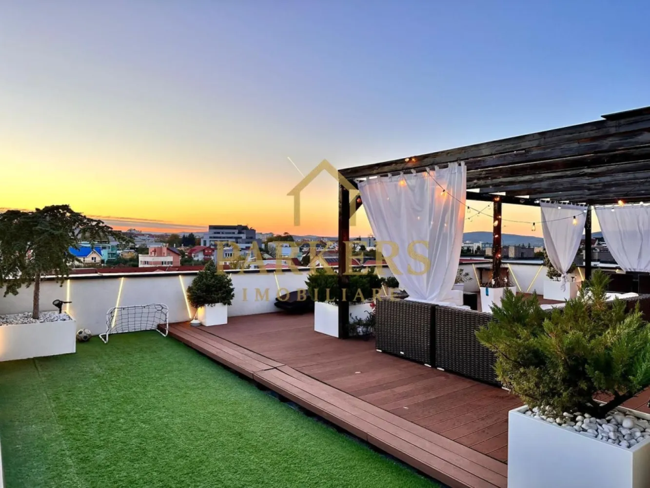 Penthouse exclusivist 180mp, terase 250mp, zona Buna Ziua