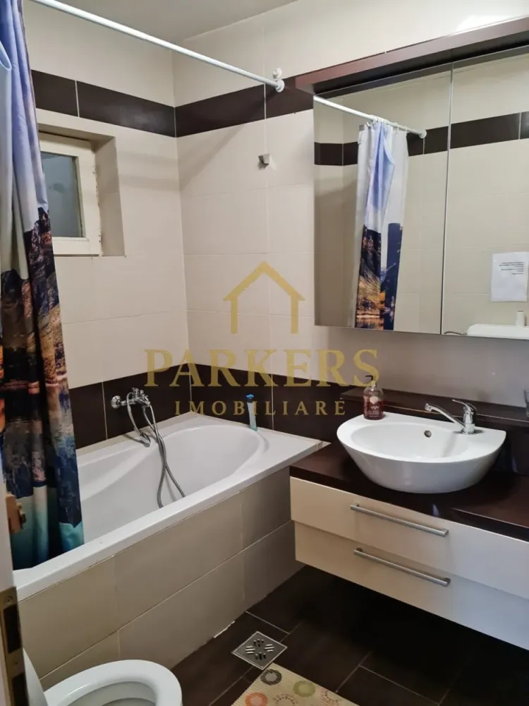 Duplex 329mp utili, teren 435mp, 10 camere, zona centrală