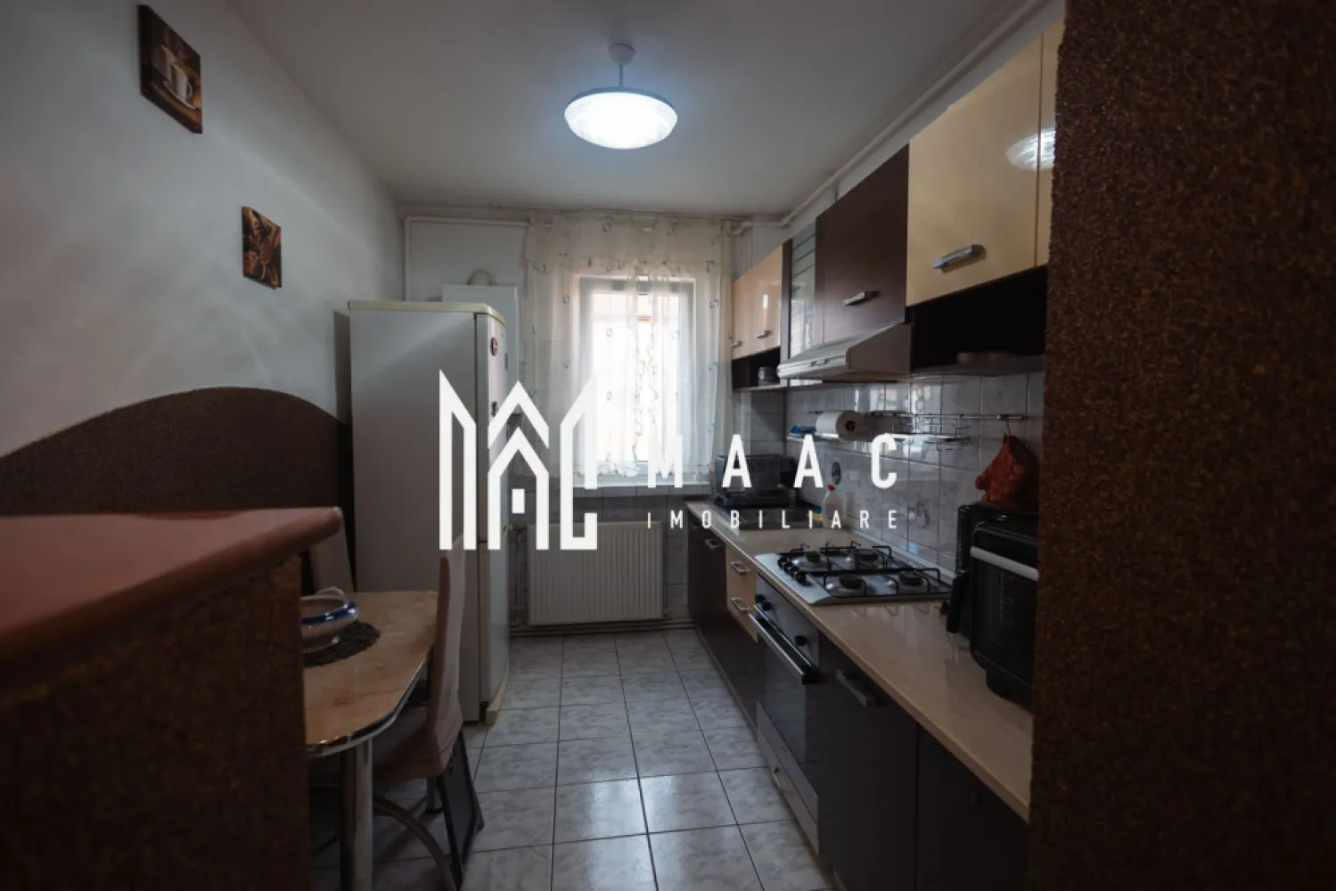 Apartament 2 camere | Semidecomandat | Balcon | Pivnita