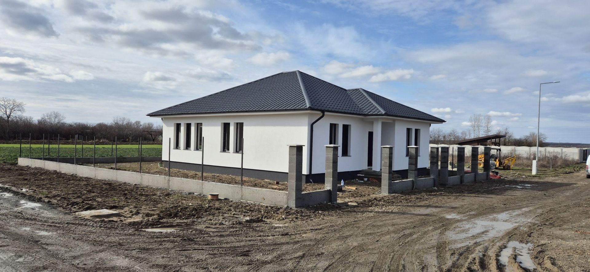 BRASADAS vinde casa 2025 cu 3 dormitoare zona Dara.