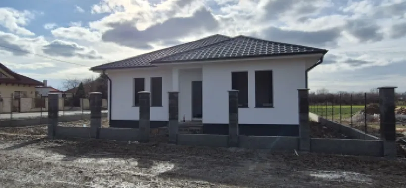 BRASADAS vinde casa 2025 cu 3 dormitoare zona Dara.