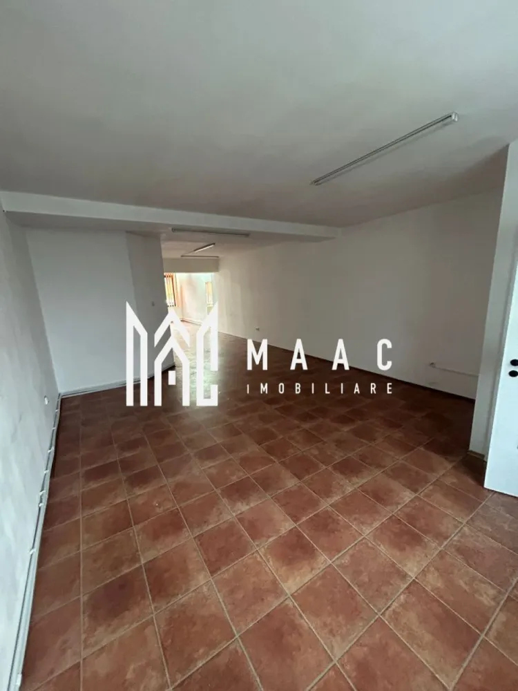 Spațiu Comercial | 70 Mp | Centru - MAAC Imobiliare vă propune spre închiriere un spațiu comercial excelent amplasat, situat la parterul unei case, în zona centrală a orașului. Caracteristici principale: Suprafață utilă: 70 mp Compartimentare practică, potrivită pentru activități diverse Utilități individuale (curent, apă, gaz) Centrală proprie, asigurând eficiență și control asupra costurilor Locuri de parcare disponibile în proximitate Acces facil, atât pietonal, cât și auto Destinații recomandate: spațiu de birouri cabinet individual birou de meditații activități profesionale sau servicii cu trafic redus Spațiul se află într-o zonă bine cotată, oferind vizibilitate, acces rapid către punctele de interes și un mediu liniștit, potrivit pentru desfășurarea activităților profesionale. Pentru mai multe detalii sau pentru a programa o vizionare, vă rugăm să ne contactați, specificând ID:CP2837408 }}