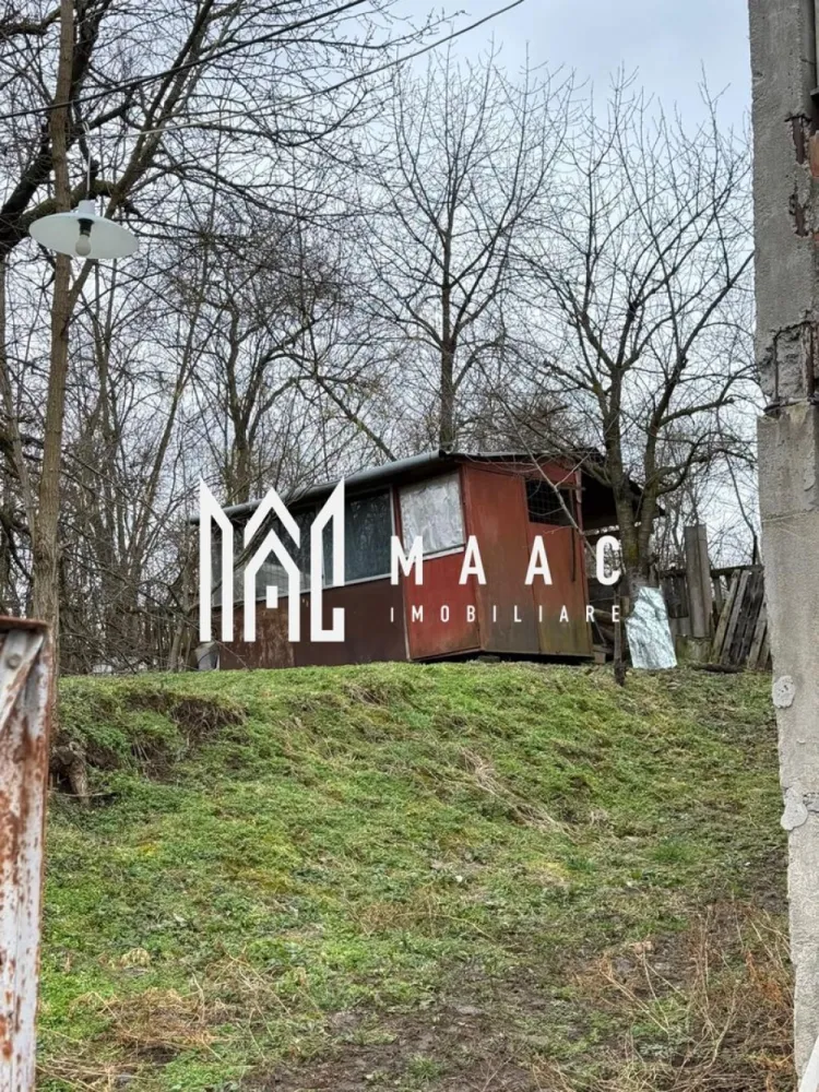 Teren 5000MP | Intravilan | Utilitati | Acces auto | SIBIU - MAAC Imobiliare propune atentiei dumneavoastra un teren intravilan pretabil pentru constructii intr-o zona deosebita, cu potential, din Sibiu (Viile Sibiului). Curentul este pe teren, gazul si canalizarea sunt la poarta. Deschiderea este de 33ml. Acces auto. Pentru mai multe detalii specificati: CP2939401 }}