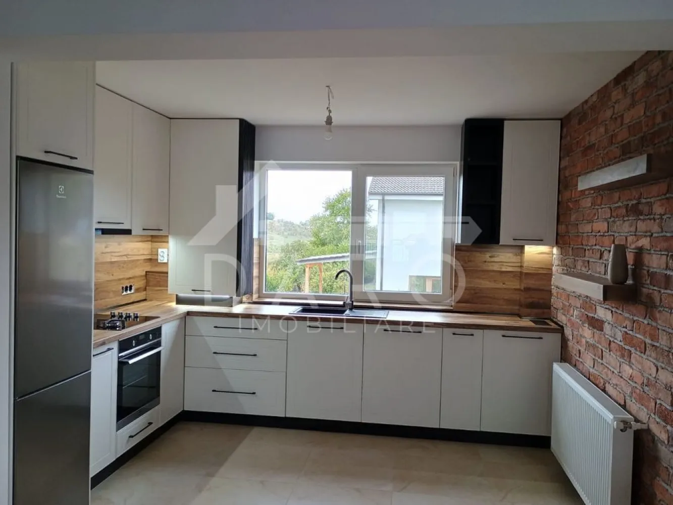 🏡 Case tip triplex de vânzare | 110 mp | Garaj | 126.000 €