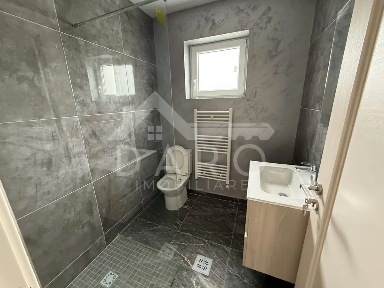 🏡 Case tip triplex de vânzare | 110 mp | Garaj | 126.000 €