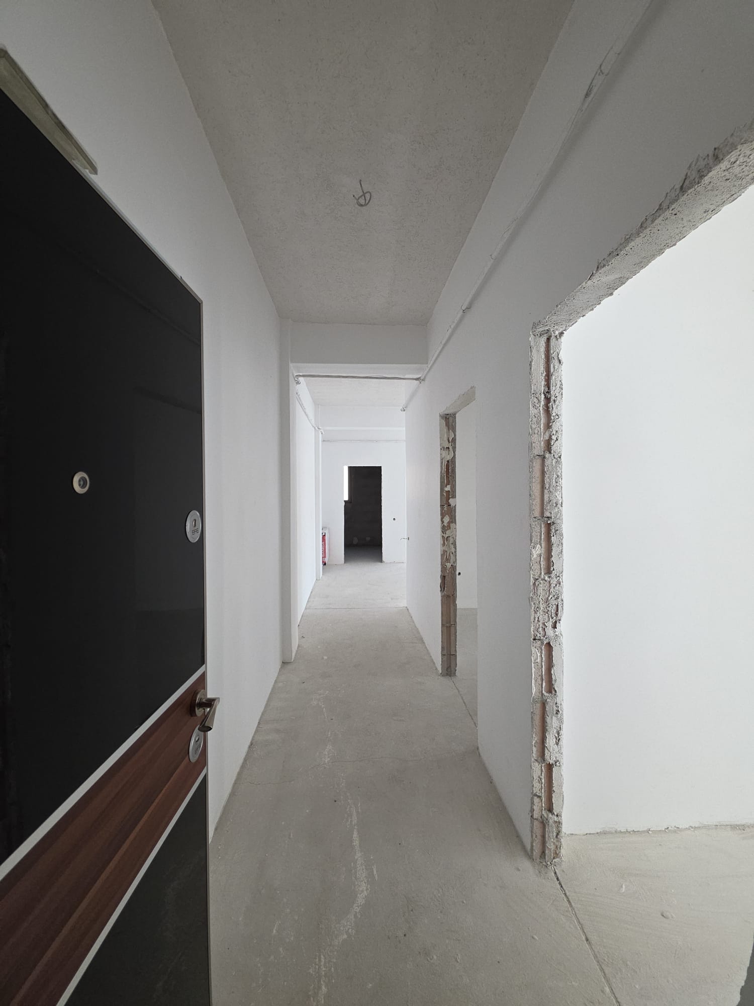APARTAMENT 3 CAMERE -INTABULAT-80MP UTILI- 100.000 EURO