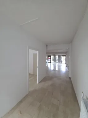 Spațiu comercial-Dna Stanca- VITRINA LA STRADA PRINCIPALA