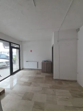 Spațiu comercial-Dna Stanca- VITRINA LA STRADA PRINCIPALA
