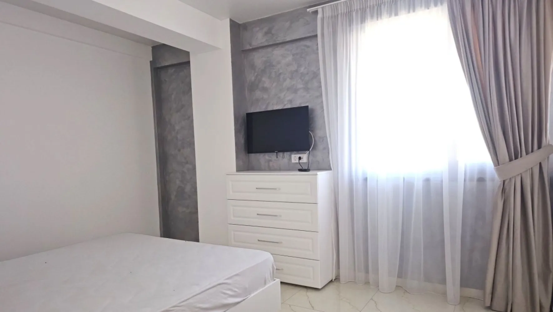 Inchiriere 2 camere Complex Roka, Micro 17 – parcare – 630 euro/luna