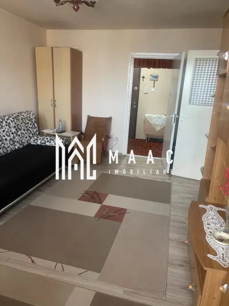 Apartament 2 camere | 52 MPU | Balcon | Mihai Viteazu - MAAC Imobiliare vă propune spre vânzare un apartament cu 2 camere, decomandat, situat la etajul 9 din 10, într-un bloc cu lift și izolat termic, ideal pentru cei care caută confort, lumină naturală și acces rapid la facilitățile orașului. Caracteristici generale: Suprafață utilă: 52 mp Etaj: 9/10 Balcon mare Boxă la subsol pentru depozitare Compartimentare: 2 camere spațioase Bucătărie Baie 2 holuri Balcon generos Dotări și utilități: Centrală termică Geamuri termopan Frigider, aragaz Mașină de spălat rufe Pentru mai multe detalii precizati telefonic ca ati vazut anuntul cu ID: CP2836515 }}